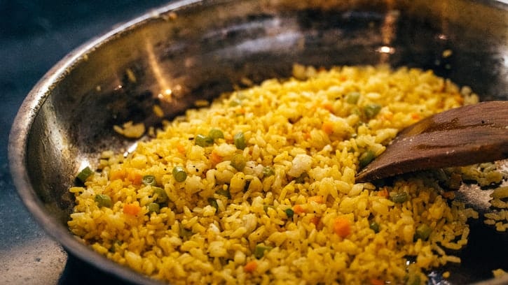 How to make yellow rice in rice cooker?